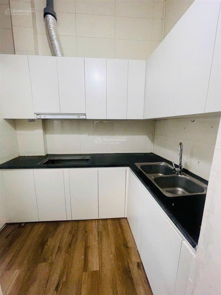 Bán nhà tổ 11 yên nghĩa, hà đông ,cạnh chợ, 40m2, hơn 5 tỷ, cách ô tô tránh 30m, ngõ thông tứ phía.