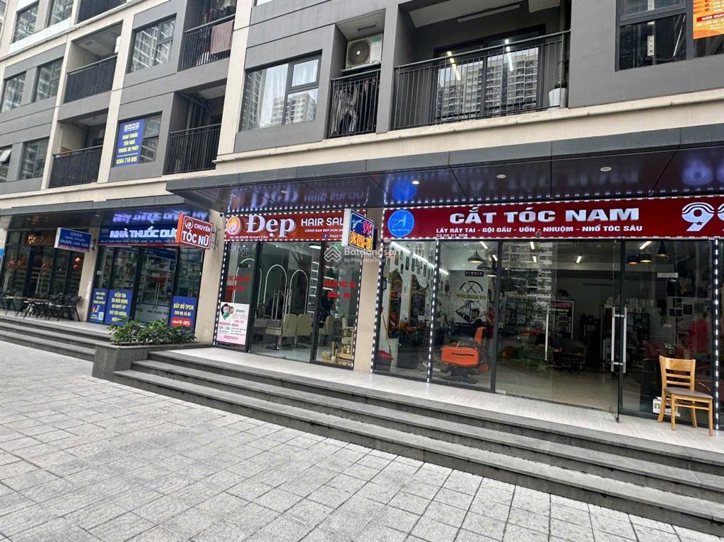 Còn 1 shop mặt sảnh 47,8m2 đẹp nhất the victoria giá từ 15xtr/m2 cho thuê nhận 800tr/năm ck 10.4%