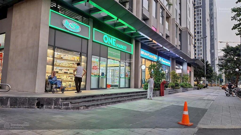 Còn 1 shop mặt sảnh 47,8m2 đẹp nhất the victoria giá từ 15xtr/m2 cho thuê nhận 800tr/năm ck 10.4%