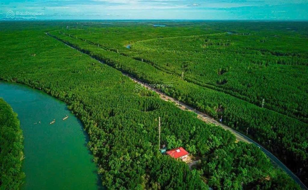 Shophouse 2 mặt tiền trước biển, sau hồ, dòng tiền cam kết 6%/năm!