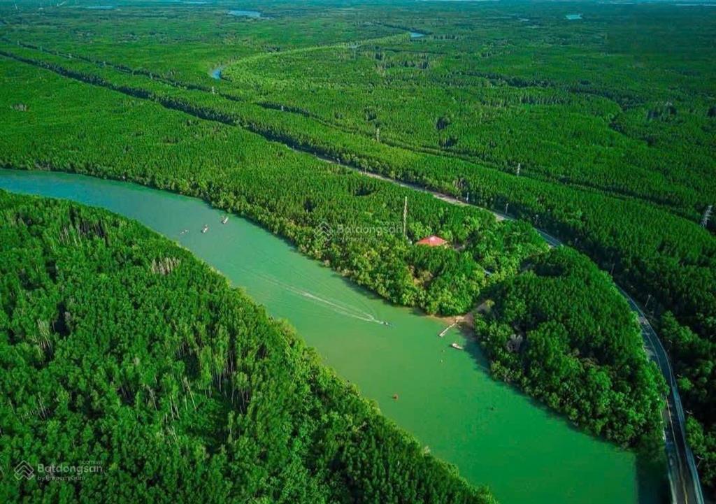 Shophouse 2 mặt tiền trước biển, sau hồ, dòng tiền cam kết 6%/năm!