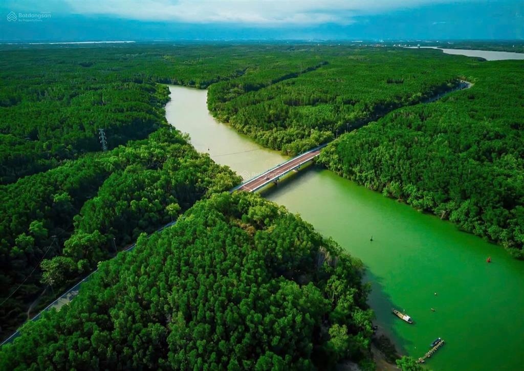 Shophouse 2 mặt tiền trước biển, sau hồ, dòng tiền cam kết 6%/năm!