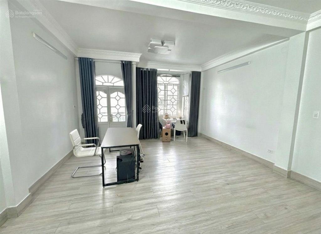 Gấp bán nhà phú nhuận 5 tầng  55m2  cách mt 10m  gần phan đăng lưu  7.x tỷ tl