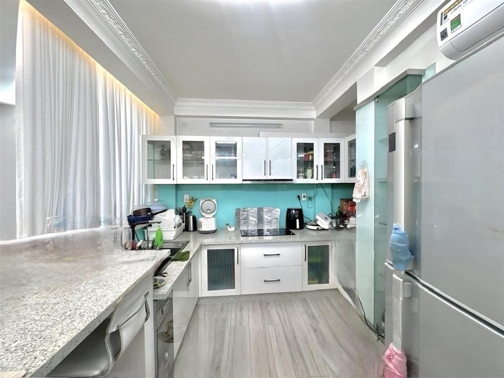 Gấp bán nhà phú nhuận 5 tầng  55m2  cách mt 10m  gần phan đăng lưu  7.x tỷ tl