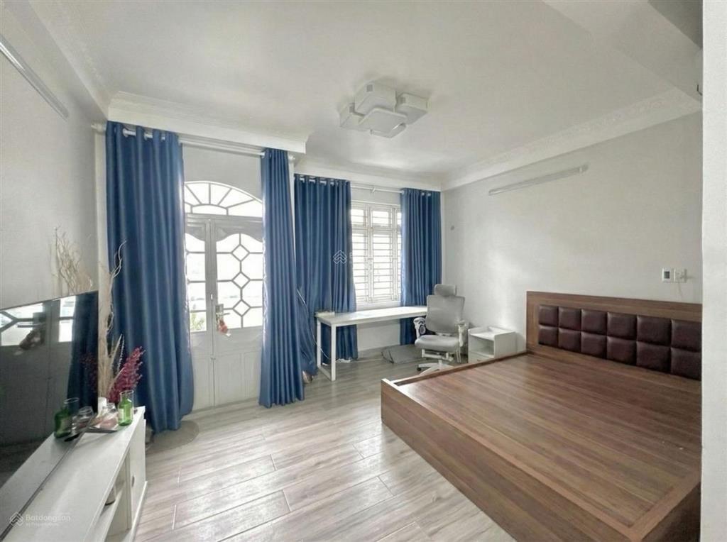 Gấp bán nhà phú nhuận 5 tầng  55m2  cách mt 10m  gần phan đăng lưu  7.x tỷ tl
