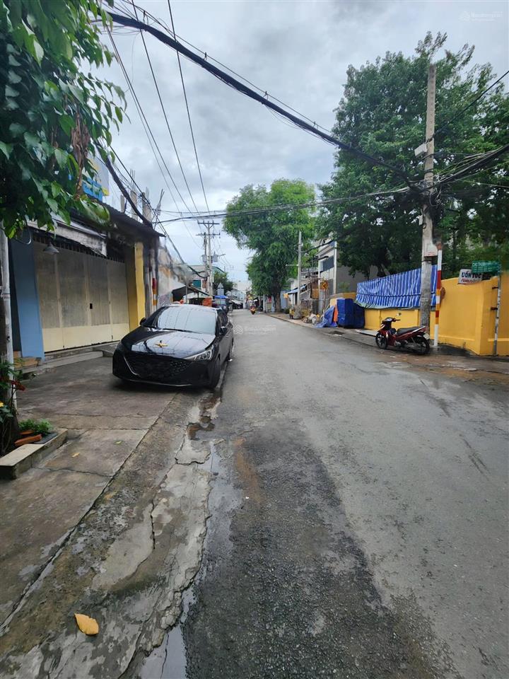 Bán nhà gần phạm văn đồng  ngay emart gò vấp  hơn 90m2  hẻm 6m  9.x tỷ tl