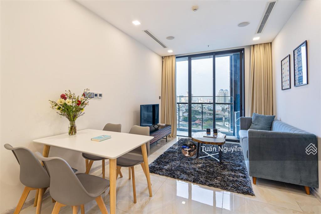 Cho thuê căn 1pn full nội thất sang  xịn  mịn chỉ 20tr/th tại vinhomes golden river  0903 147 ***