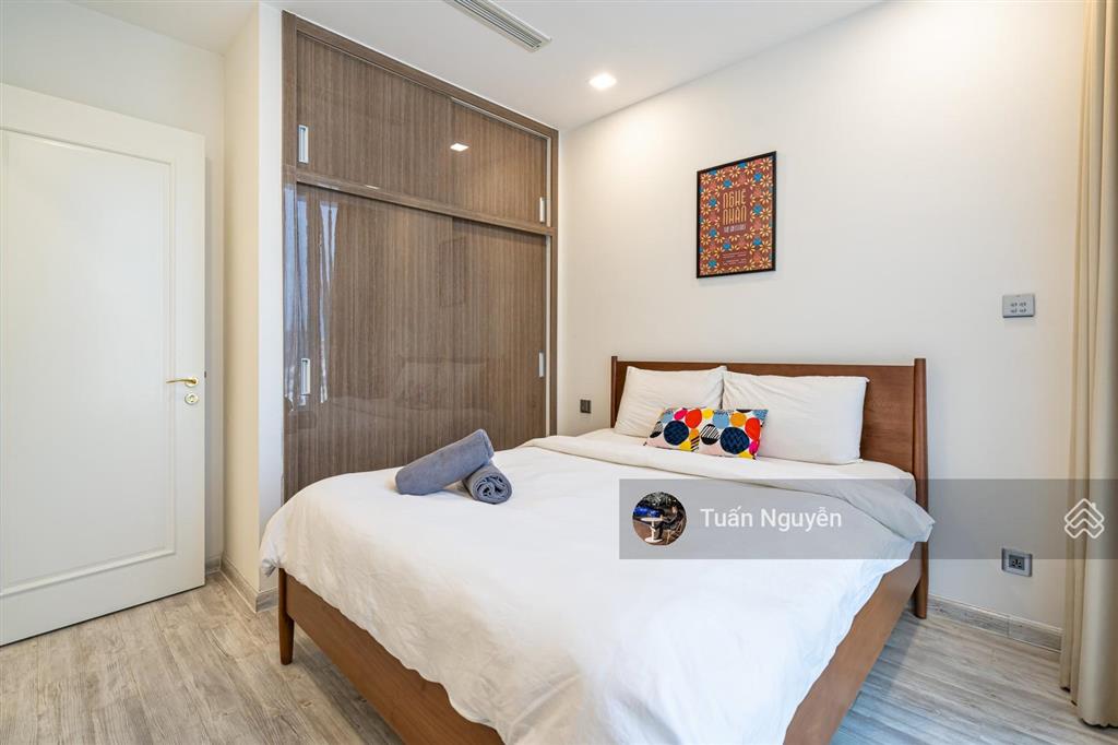 Cho thuê căn 1pn full nội thất sang  xịn  mịn chỉ 20tr/th tại vinhomes golden river  0903 147 ***