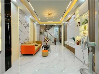 Bán gấp căn nhà 47.2m2 ngay cô giang, phú nhuận. giá 2 tỷ 890tr. sổ hồng riêng, hẻm thông