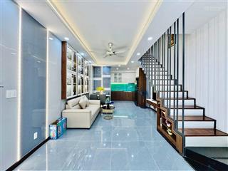 Nhượng lại căn nhà 2 tầng, sẵn hđ thuê 13 triệu ngay hoàng việt, tân bình. giá 2 tỷ 920 / 50.4m2