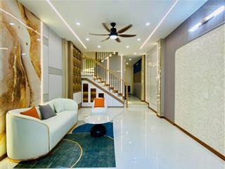 Căn nhà đẹp 58m2 ngay cô giang, phú nhuận. giá 3 tỷ 090 triệu. sổ riêng, sẵn hđ thuê 14 tr /tháng