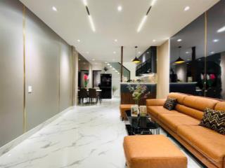 Bán nhanh căn nhà đẹp 50.4m2 ngay phổ quang, phú nhuận. giá 3 tỷ 410. shr, cực kì đắc địa