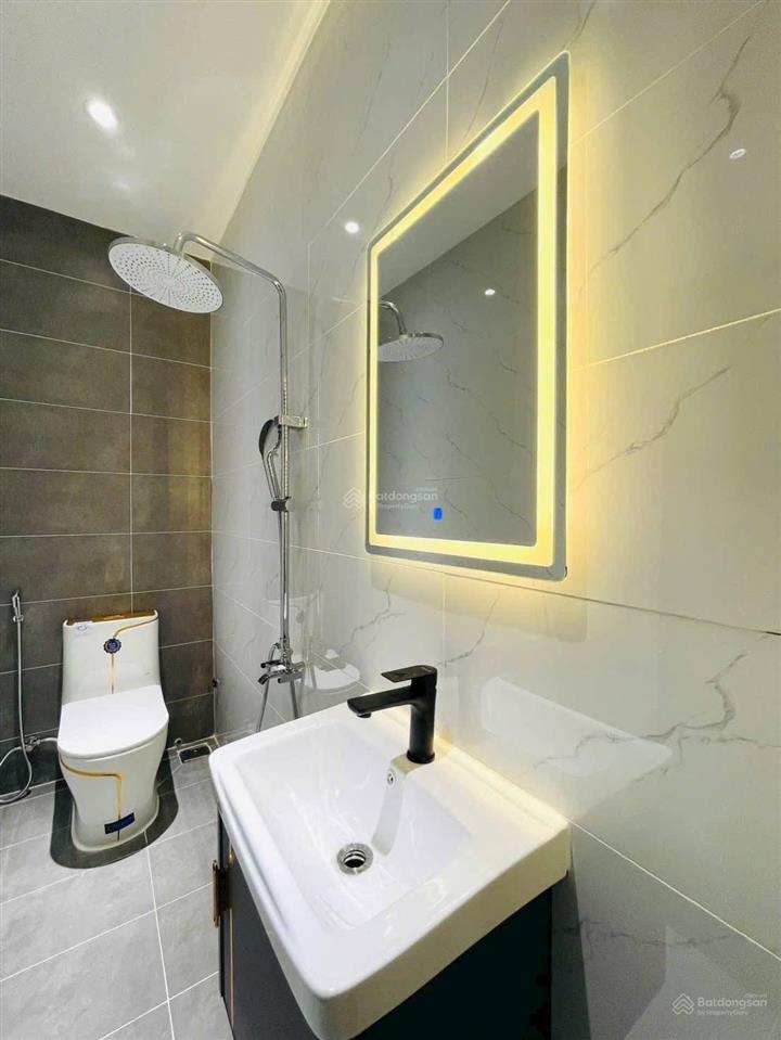 Bán nhanh căn nhà đẹp 50.4m2 ngay phổ quang, phú nhuận. giá 3 tỷ 410. shr, cực kì đắc địa