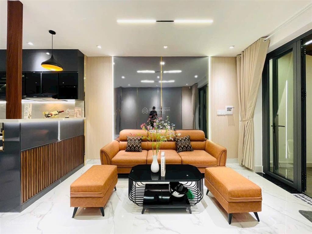 Bán nhanh căn nhà đẹp 50.4m2 ngay phổ quang, phú nhuận. giá 3 tỷ 410. shr, cực kì đắc địa