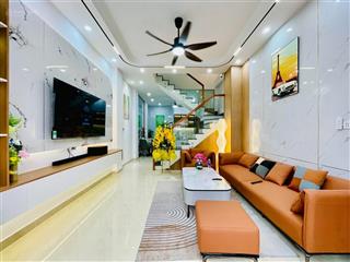 Nhà đẹp 2 tầng, 51.2m2 ngay hồ văn huê, phú nhuận. giá 4 tỷ 110, hẻm xe hơi 5m, nhiều tiện ích