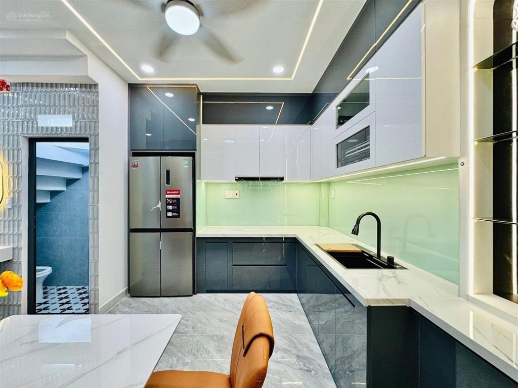 Bán nhà 2 tầng, 51m2 gần chợ cây quéo  hoàng hoa thám, bình thạnh. giá 3 tỷ 620, hẻm xe hơi 5m