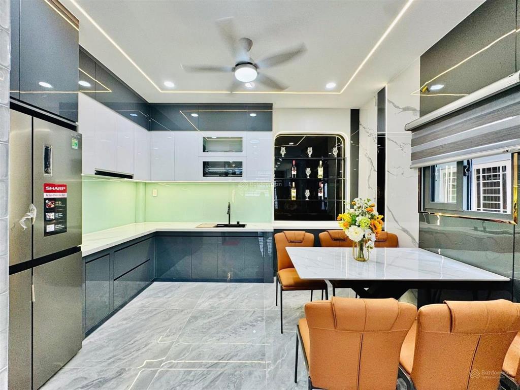 Bán nhà 2 tầng, 51m2 gần chợ cây quéo  hoàng hoa thám, bình thạnh. giá 3 tỷ 620, hẻm xe hơi 5m