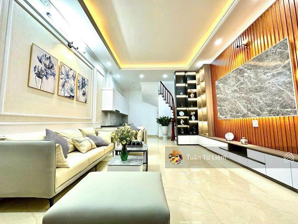 Cầu diễn giảm chào 500 triêu 34m5 tầng 6 tỷ ô tô 30m, ngõ thông quận uỷ,full nội thất sẵn ở