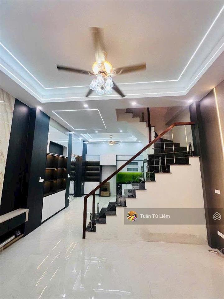 Văn tiến dũng chỉ 8tỷ có nhà dân xây kiên cố43m 5 ngủ rộng rãi30m ra ô tô tránh,gần cấp3 minhkhai