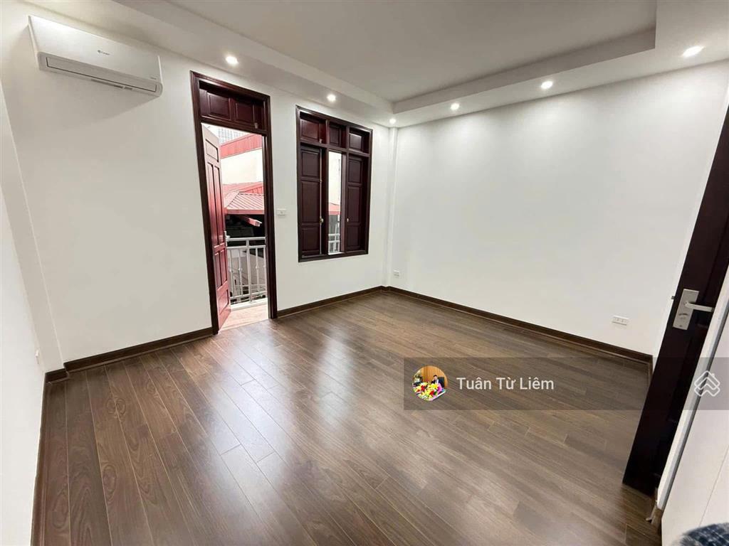 Phú diễn ô tô đỗ cửa 8 tỷ 38m2 x 6 tầng thang máy  2 thoángtrước nhà 3m,gần trường cấp 1,2,3