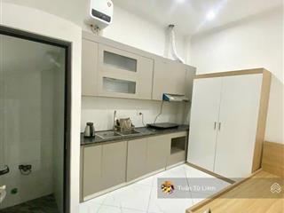 Chỉ hơn 6 tỷ chdv cầu diễn sẵn 8pkk full đồ 37m 5 tầng,40m ra ngõ thông,ô tô,kinh doanh