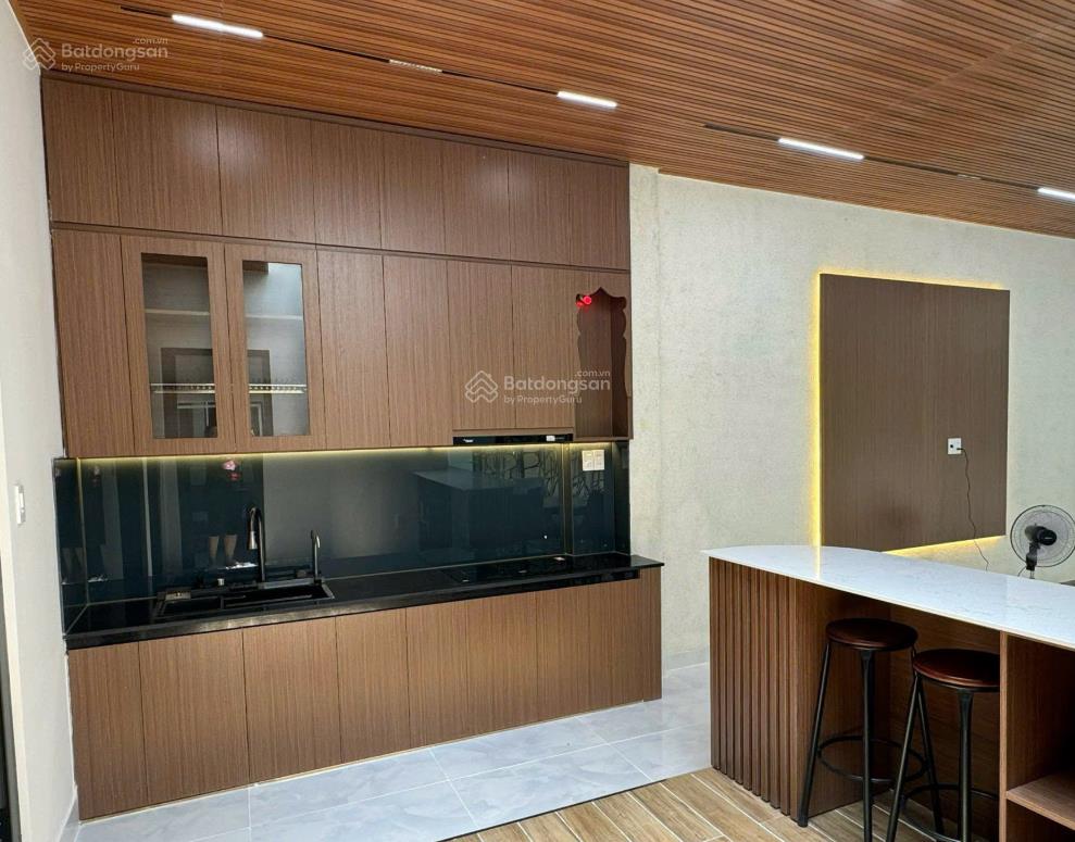 Bán nhà mặt tiền thương mại trung chánh hóc môn, 107m² nở hậu, nhà đẹp có nội thất, giá 6.2 tỷ