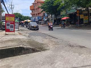 Bán nhà cấp 4. nở hậu tài lộc 135m2 , sạch sẽ vào ở ngay.