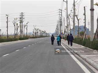 Bán đất xây dựng nhà xưởng tại đông hưng, thái bình, giá 2,4 triệu / m2, dt 10000m2, đã san lấp