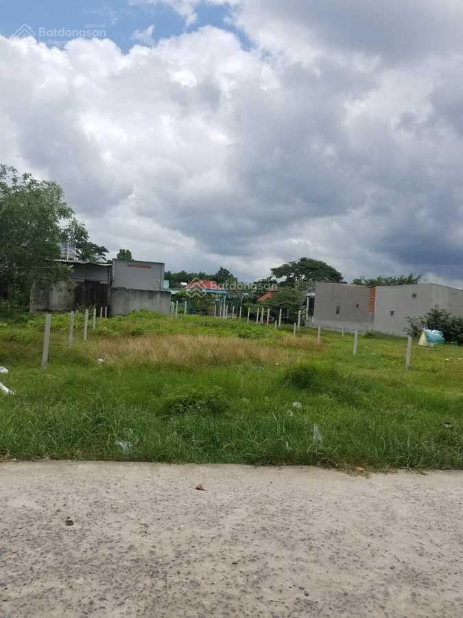 Cần nhượng lô 290m2 ở thị trấn củ chi  giá 1 tỷ 2  cách ql22 200m
