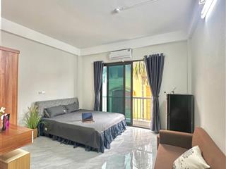 Cửa sổ thoáng cầu giấy 32 m2 ngõ nông thoáng