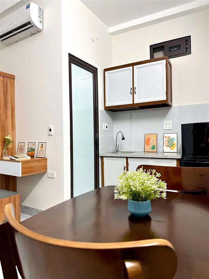 Cửa sổ thoáng cầu giấy 32 m2 ngõ nông thoáng