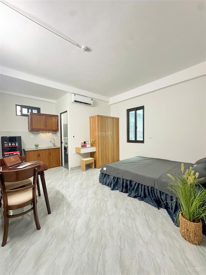 Cửa sổ thoáng cầu giấy 32 m2 ngõ nông thoáng