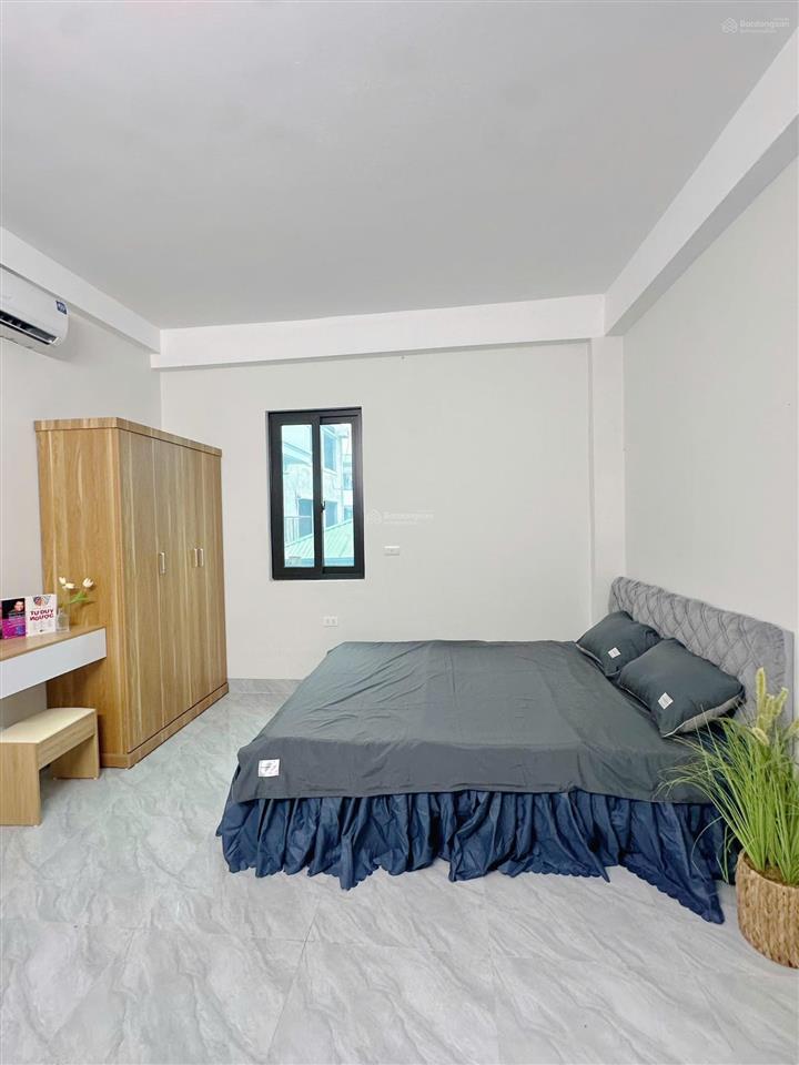 Cửa sổ thoáng cầu giấy 32 m2 ngõ nông thoáng