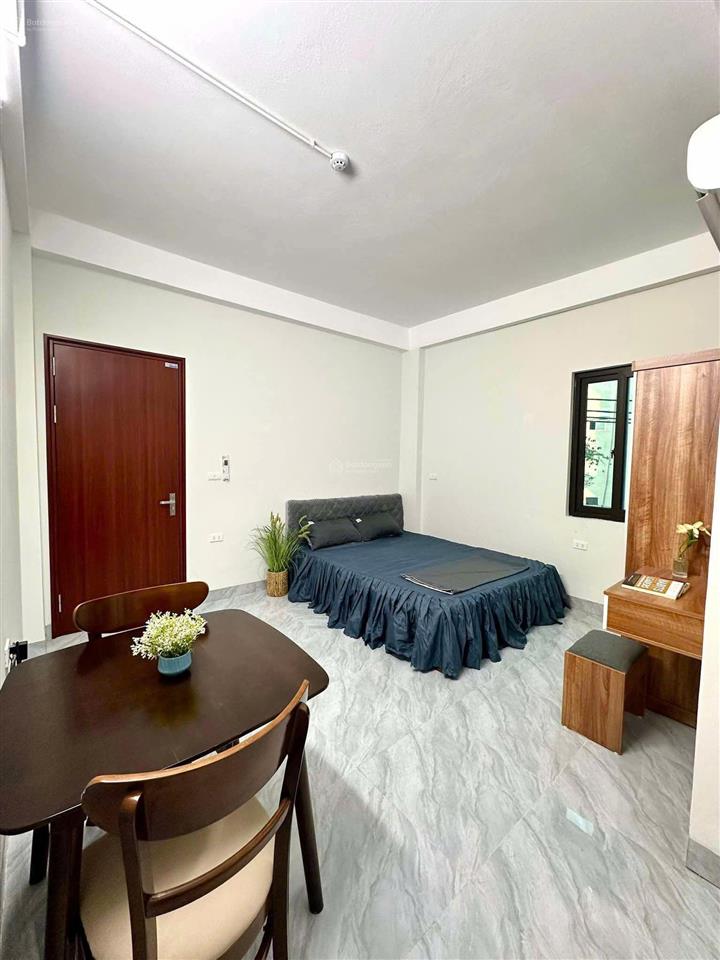 Cửa sổ thoáng cầu giấy 32 m2 ngõ nông thoáng