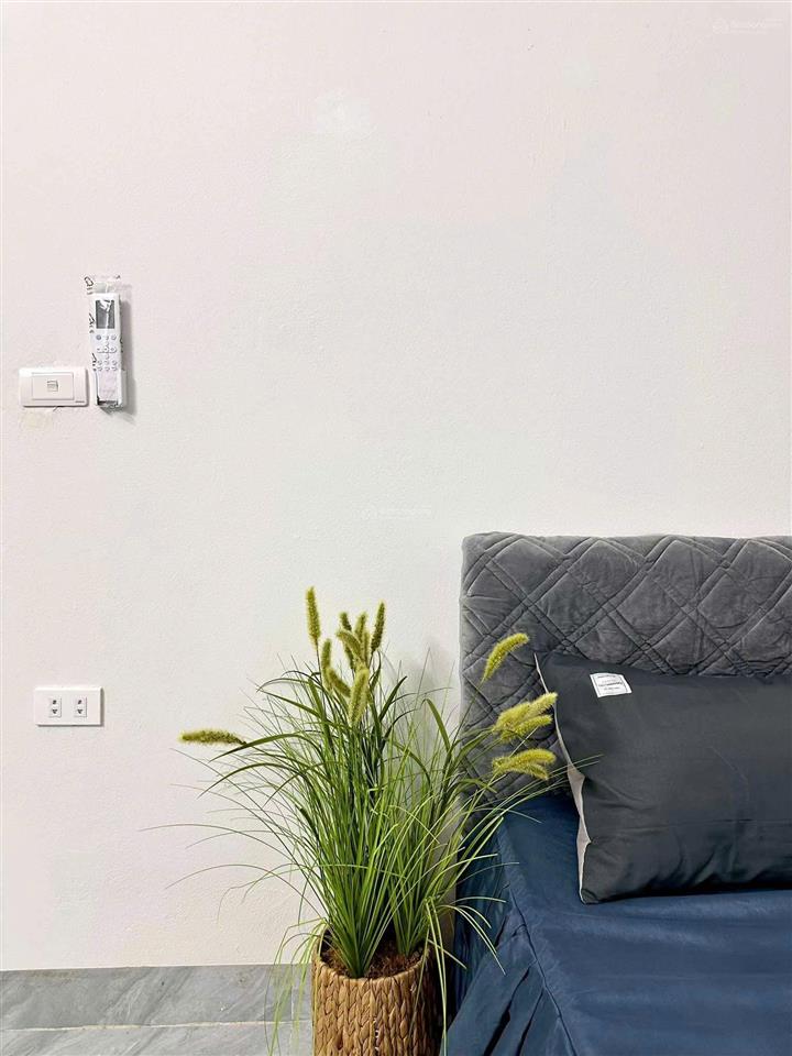 Cửa sổ thoáng cầu giấy 32 m2 ngõ nông thoáng