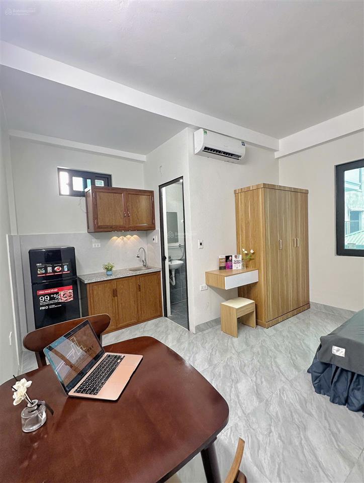 Cửa sổ thoáng cầu giấy 32 m2 ngõ nông thoáng