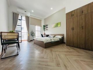 Cho thuê căn hộ 1pn  balcony  cửa sổ lớn full nội thất ngay phan xích long khu tổ hợp ăn uống