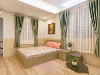 Cho thuê căn hộ 45m2 dạng 1pn balcony tách bếp full nội thất mới 100% gần chợ bà chiểu