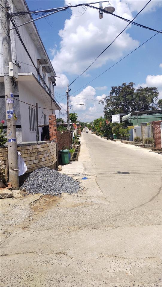 Khu đông dân cư. cách sân bay long thành 15km. cách ql 1a khu công nghiệp bàu cạn 3km