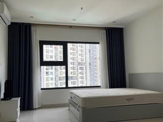 Bán căn studio toà s303 full đồ giá nhỉnh 2 tỷ diện tích 32m2 .