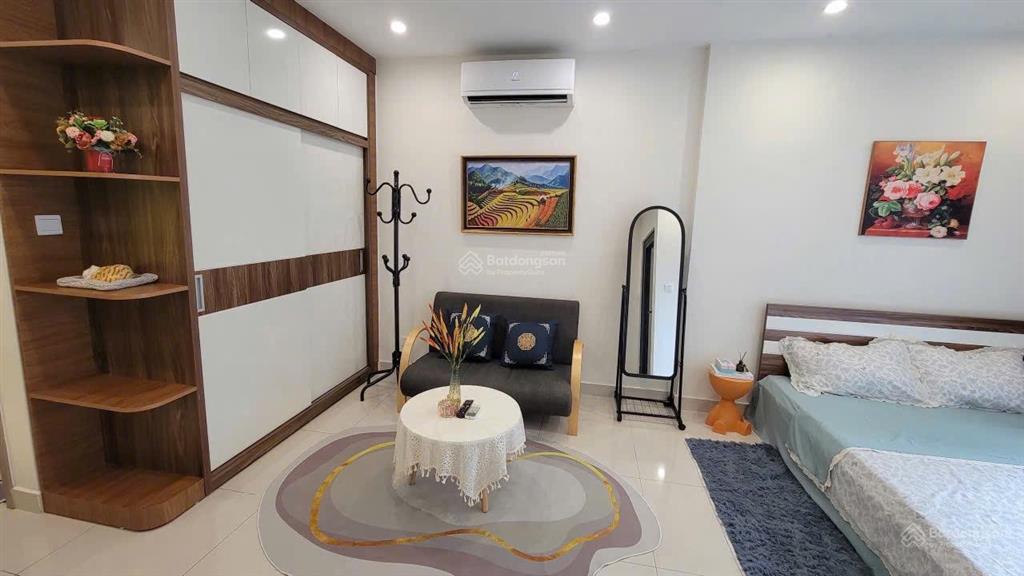 Bán căn studio full đồ nội thất toà s203 tầng trung giá 2,855 tỷ bao phí.