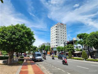 Nhà 3 tầng, mặt tiền đường 2/9. vị trí siêu đẹp, view đối diện công viên apec, sông hàn