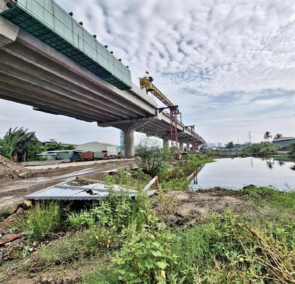 Bán đất mặt tiền đường nguyễn duy trinh(nối dài), q9, tp. thủ đức, 90x133, 1,2hecta, giá 5.8 tr/m2