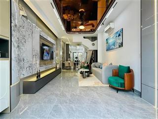 Siêu nhà đẹp phổ quang, tân bình giá 4tỷ590. dt 64,5m2  4 phòng ngủ. gần sân bay, full nội thất