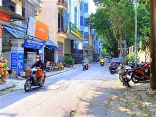Bán tòa nhà mặt phố, khu vực hoàng quốc việt, nguyễn văn huyên, cầu giấy 251m2, 11m mặt tiền