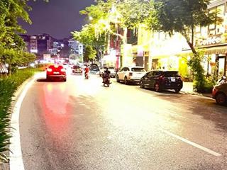 Bán nhà mặt phố hoàng cầu, giá đầu tư 118 tỷ, 216m2, 9 tầng, mặt tiền 11m, sổ sẵn giao dịch ngay