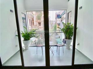 Bán nhà phố hoàng cầu, 100m2, mặt tiền 12m 57 tỷ. sổ sẵn, giao dịch ngay.