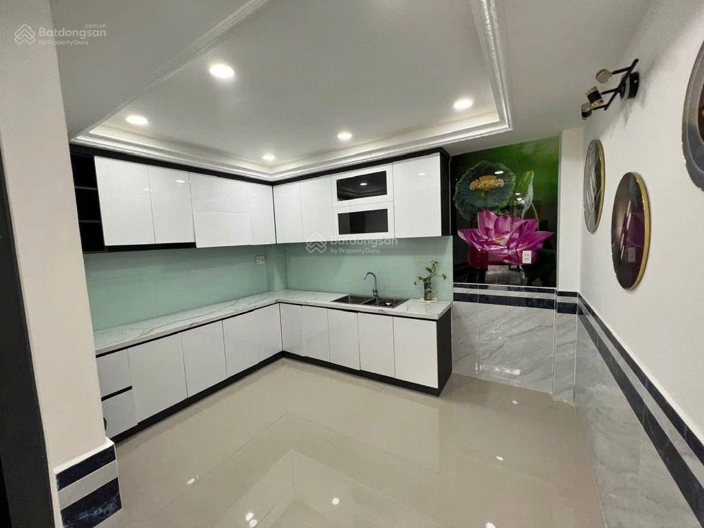 Bán nhà 6 tầng  đường lạc long quân, quận 11