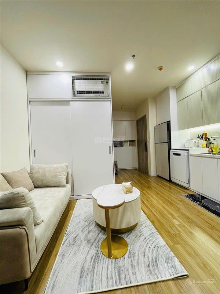 Bán căn hộ 2 pn chung cư trinity tower. tầng trung đẹp diện tích 68m2 view hồ green bay. giá 6 tỷ