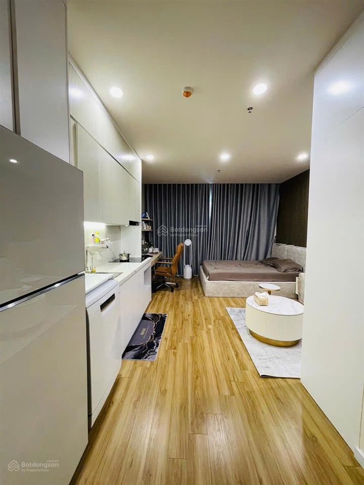 Bán căn hộ 2 pn chung cư trinity tower. tầng trung đẹp diện tích 68m2 view hồ green bay. giá 6 tỷ